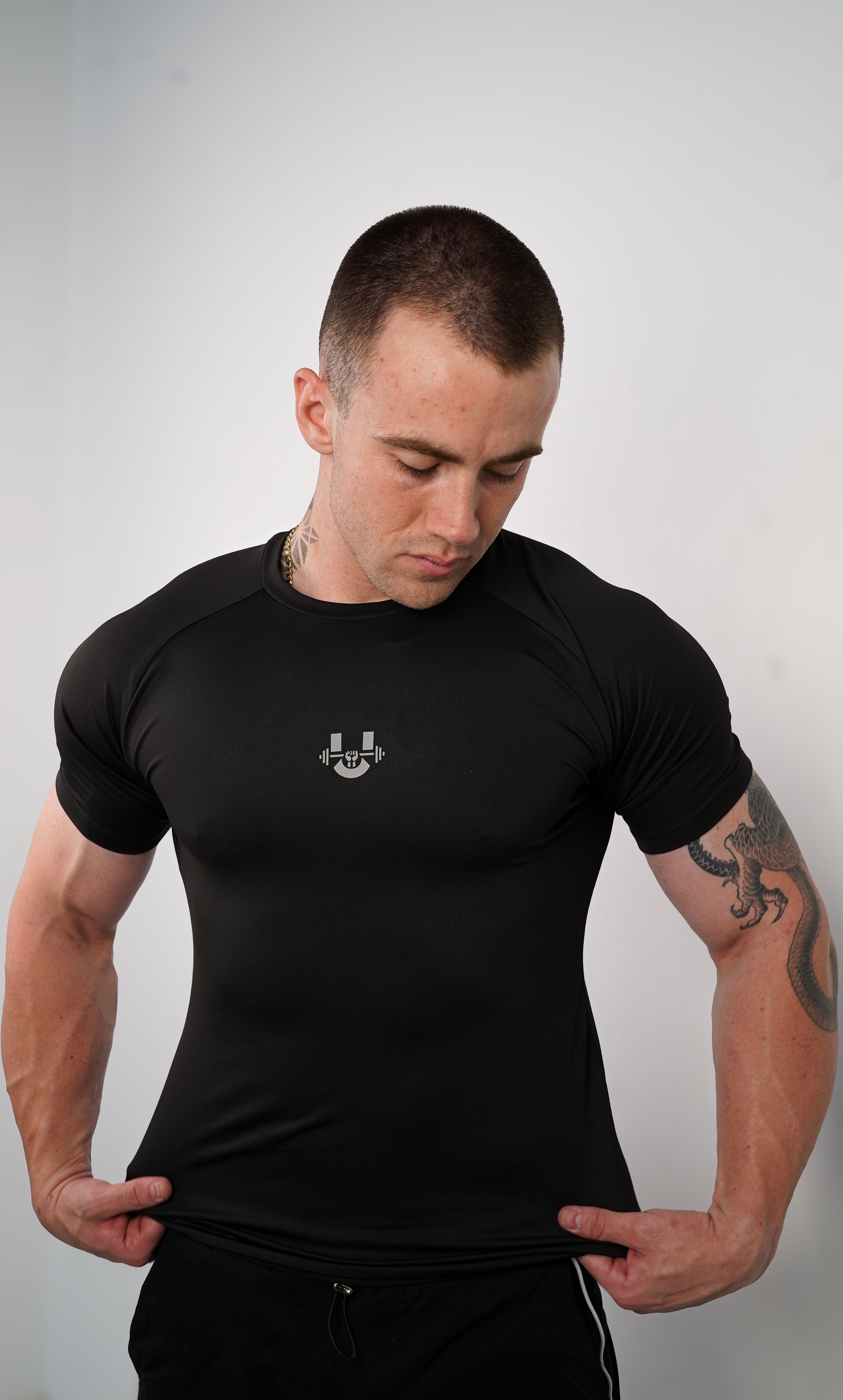 SIGNATURE MUSCLE FIT T-SHIRT
