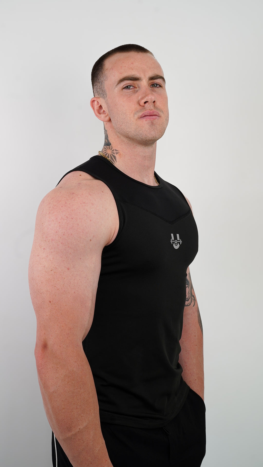 SIGNATURE MUSCLE FIT TANK TOP