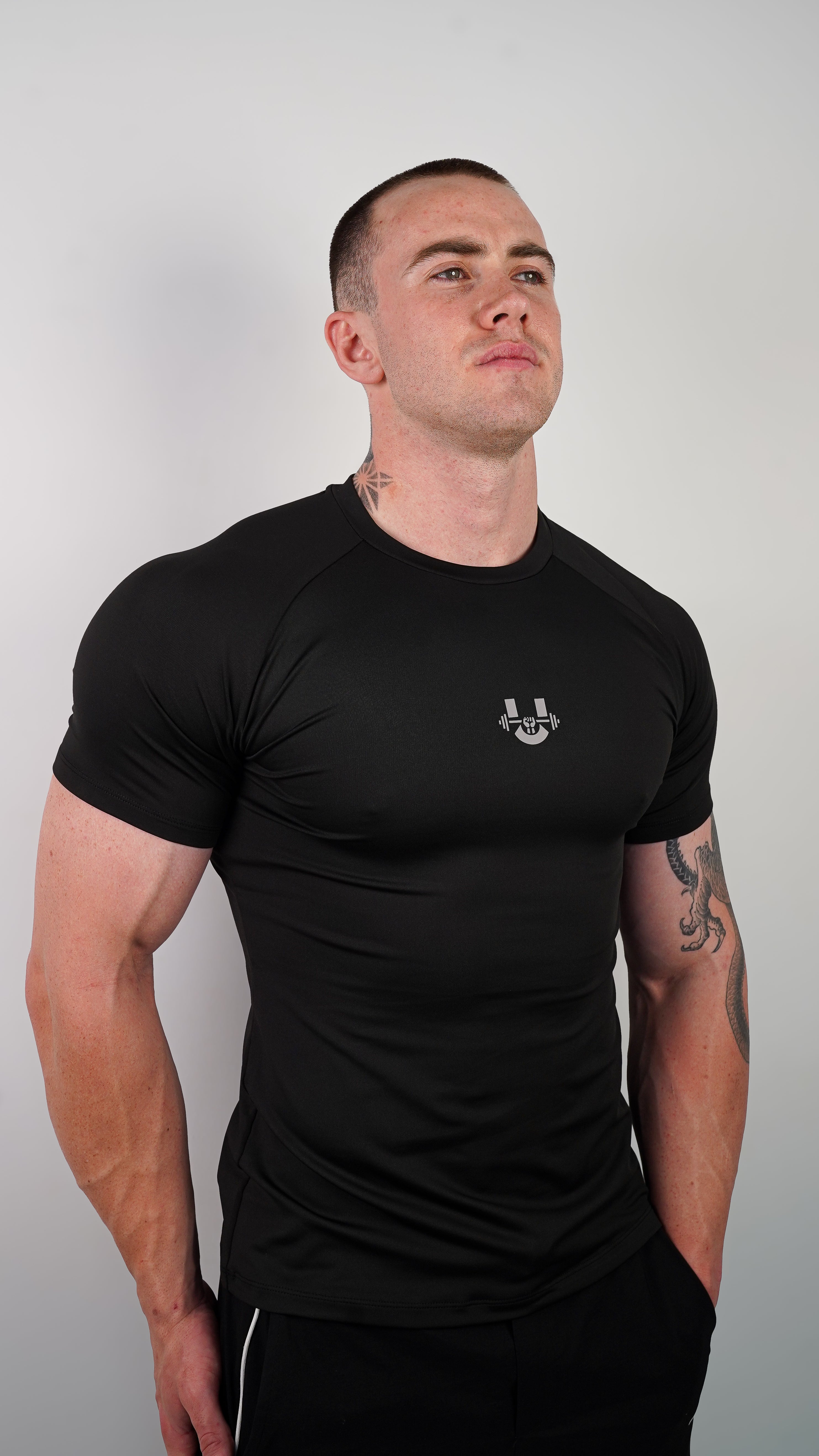 SIGNATURE MUSCLE FIT T-SHIRT